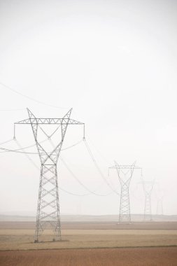 Zaragoza 'da elektrik hattı, İspanya' da Aragon..