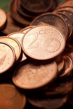 Birikmiş bozuk paraların yakın plan çekimi.