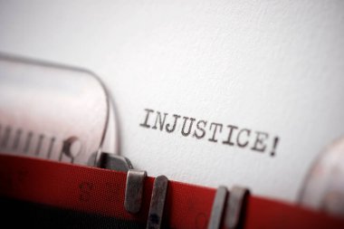 Daktiloyla yazılmış haksız bir kelime..