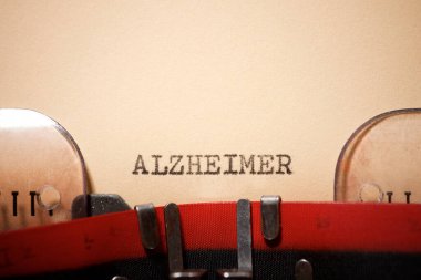 Daktiloyla yazılmış Alzheimer kelimesi.