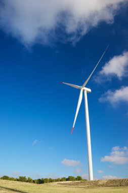 Elektrik üretimi için rüzgar türbini, Zaragoza ili, İspanya Aragon.