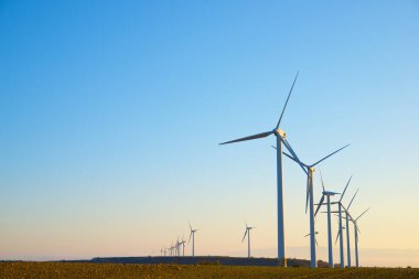 Temiz elektrik enerji üretimi için rüzgar türbini jeneratörleri