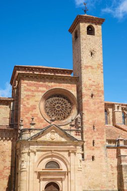 Guadalajara Eyaleti 'ndeki Siguenza Katedrali' nin dış görünüşü, İspanya 'daki Castilla La Mancha