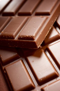 Sütlü çikolataya yakın çekim