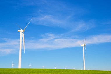 Sürdürülebilir elektrik üretimi için rüzgar türbini jeneratörleri