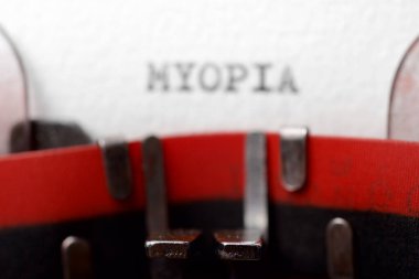 Bir daktiloyla yazılmış miyop kelimesi.