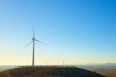 Temiz elektrik enerji üretimi için rüzgar türbini jeneratörü