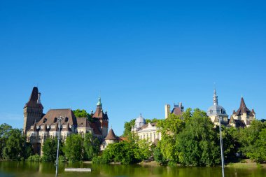 Macaristan 'ın Budapeşte kentindeki Vajdahunyad Kalesi' nin dış manzarası.