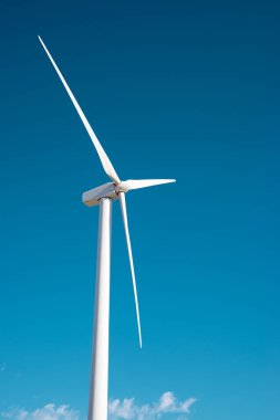 Temiz elektrik enerji üretimi için rüzgar türbini jeneratörü