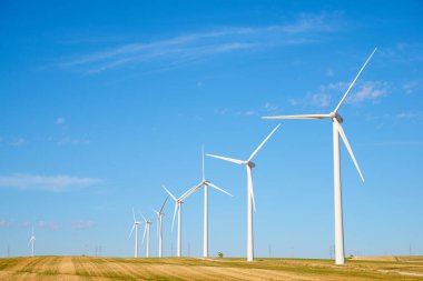 Sürdürülebilir elektrik üretimi için rüzgar türbini jeneratörleri