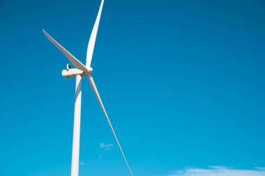 Temiz elektrik enerji üretimi için rüzgar türbini jeneratörü