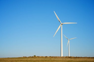 İspanya 'da yeşil elektrik üretimi için rüzgar türbini jeneratörleri