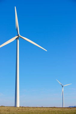 İspanya 'da yeşil elektrik üretimi için rüzgar türbini jeneratörleri