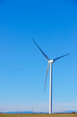 İspanya 'da yeşil elektrik üretimi için rüzgar türbini jeneratörleri