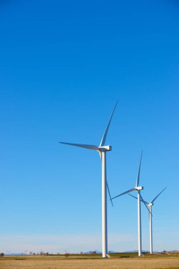 İspanya 'da yeşil elektrik üretimi için rüzgar türbini jeneratörleri