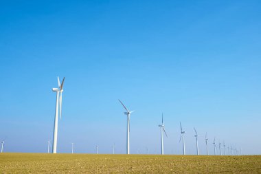 İspanya 'da sürdürülebilir elektrik üretimi için rüzgar türbini jeneratörleri