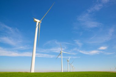 Sürdürülebilir elektrik üretimi için rüzgar türbini jeneratörleri