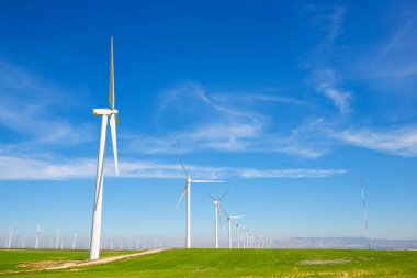 Sürdürülebilir elektrik üretimi için rüzgar türbini jeneratörleri