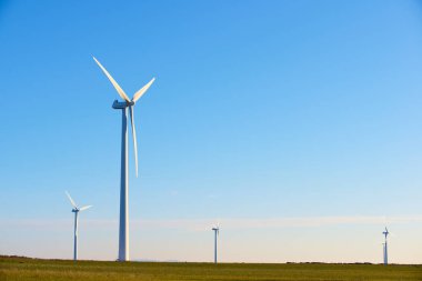 İspanya 'da yeşil elektrik üretimi için rüzgar türbini jeneratörleri