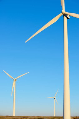 İspanya 'da yeşil elektrik üretimi için rüzgar türbini jeneratörleri