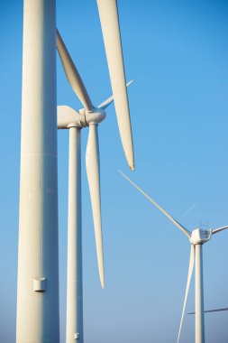 İspanya 'da sürdürülebilir elektrik üretimi için rüzgar türbini jeneratörleri