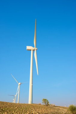 İspanya 'da sürdürülebilir elektrik üretimi için rüzgar türbini jeneratörleri