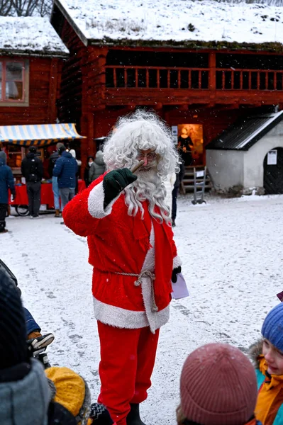 Orebro İsveç 11 Aralık 2022 Noel Fuarı, şehrin eski bir bölümü olan Wadkoping 'de.