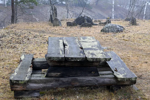 Sitzecke Mit Alten Holzbänken Und Tisch Kumla Schweden März 2023 — Stockfoto