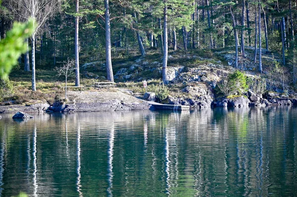 Com Vista Para Água Para Molhe Bancos Motala Suécia 2023 — Fotografia de Stock
