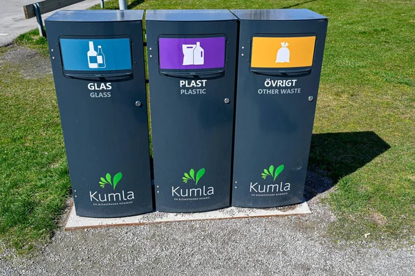 Ανακύκλωση Κάδος Στην Kumla Σουηδία Κείμενο Kumla Ένας Ακμάζων Δήμος — Φωτογραφία Αρχείου