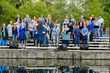 27 Ağustos 2023 Hallabrottet Kumla İsveç 'teki Gustaf Matsson taş ocağındaki açık hava konseri.