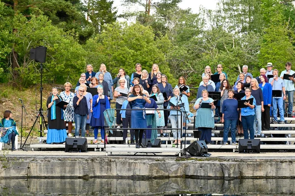 27 Ağustos 2023 Hallabrottet Kumla İsveç 'teki Gustaf Matsson taş ocağındaki açık hava konseri.