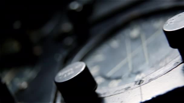 Cockpit Eines Alten Militärflugzeugs Radiotafel Mit Vielen Hebeln Und Schaltern — Stockvideo