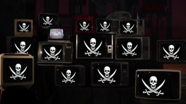 Jolly Roger Korsan Bayrağı, Korsan Bayrakları ve Vintage Televizyon. 4K Çözünürlüğü.