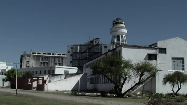 アルゼンチンのブエノスアイレス州に位置するOlmos最大のセキュリティ刑務所 — ストック動画