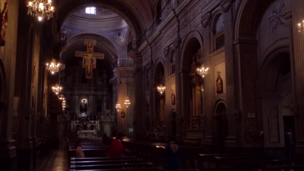 Εσωτερικό Της Βασιλικής Του Αγίου Φραγκίσκου Ισπανικά Iglesia San Francisco — Αρχείο Βίντεο