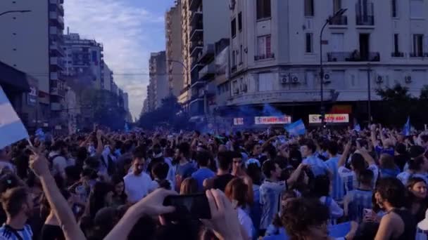Сцени Святкування Аргентинських Фанатів Після Перемоги Чемпіонаті Світу 2022 Буенос — стокове відео