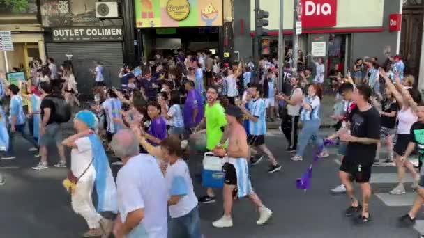 Аргентинські Фанати Святкують Після Перемоги Чемпіонаті Світу Футболу Катару 2022 — стокове відео