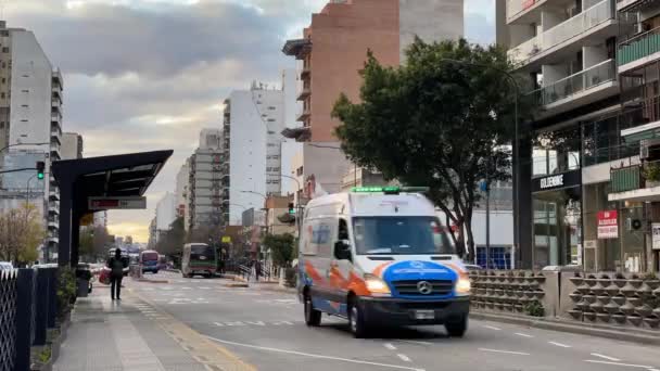 アルゼンチンのブエノスアイレスにあるメトロバス タイムラプス ソリューション — ストック動画