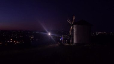 La Mancha Anıtı 'ndan Don Kişot, Tandil Şehri, Buenos Aires, Arjantin. 4K Çözünürlüğü.