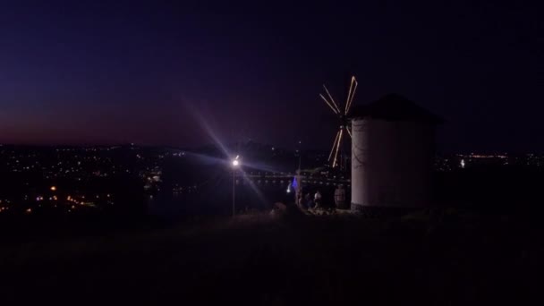 Дон Кихот Монумента Манча Ночью Город Тандил Провинция Буэнос Айрес — стоковое видео