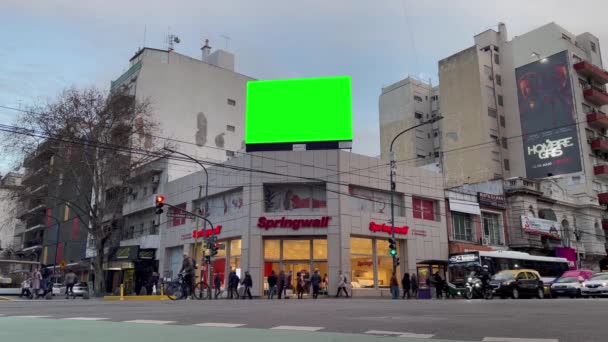 Billboard Met Green Screen Kruising Van Een Avenue Buenos Aires — Stockvideo
