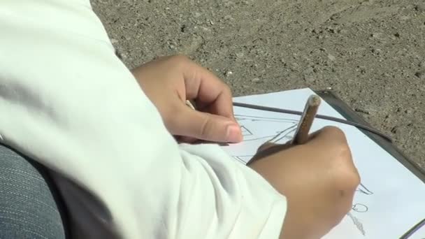 Hand Female Primary Student Drawing Sheet Paper Yard Public School — Video