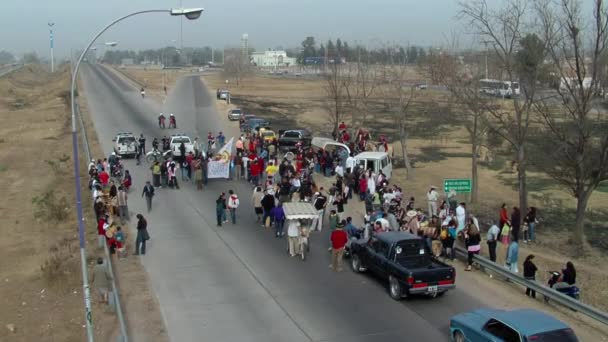 Άνθρωποι Παρελαύνουν Κατά Διάρκεια Του Marcha Los Bombos Μάρτιος Των — Αρχείο Βίντεο