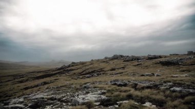 İki Kız Kardeş Dağı, 1982 Falkland Savaşı 'ndan kalma tarihi bir savaş alanı, Falkland Adaları (Malvinas Adası) - 4K Çözünürlüğü