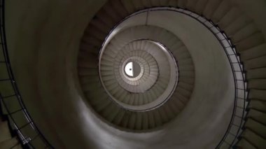 Faro Querandi Deniz Feneri 'ndeki Spiral Merdivenler, Villa Gesell, Arjantin - 4K Çözünürlük
