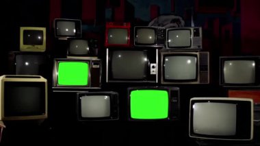 80 'ler ve 90' lar Modelleri Yığını İçinde Dönen Beş Klasik TV -% 100 Gerçek Video, Yapay Zeka Değil - 4K Çözünürlük