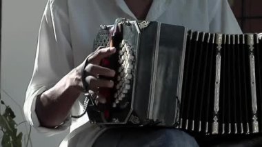 Street Tango, Bandoneon Player Buenos Aires 'te gösteri yapıyor, Arjantin - 4K Çözünürlük