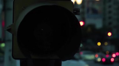 Trafik Işığı Yeşile Dönüyor, Gece Yeşil Trafik Işığı. Yakın plan. 4K Çözünürlüğü.