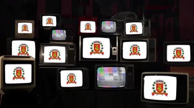 Vintage Televisions Stack 'te Santos bayrağı. 4K Çözünürlüğü.
